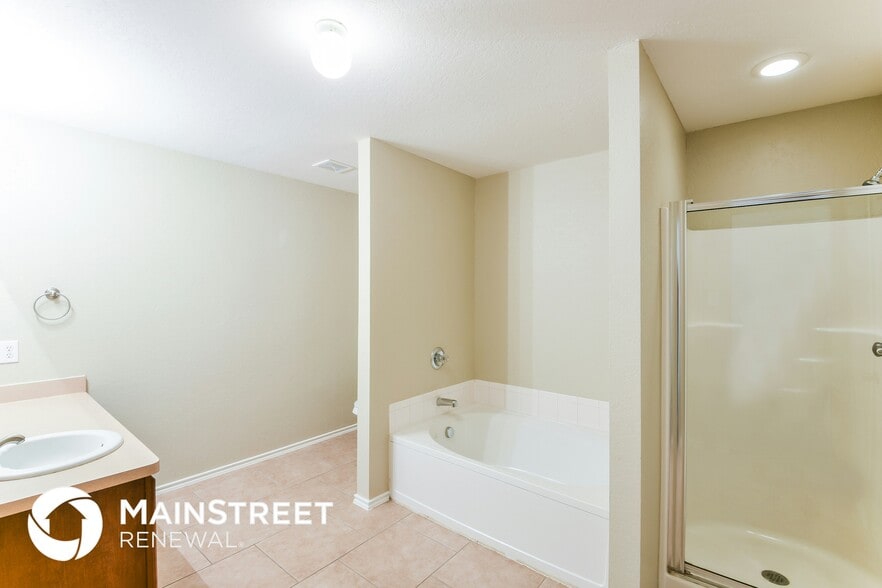 Building Photo - 714 Absolon Farm