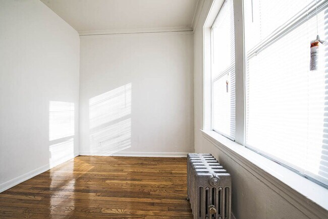 Building Photo - 4815-23 W Cortez St Chicago, IL 60651