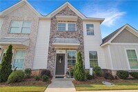 Building Photo - Eagle Ridge Townhome - Furnished Unit - Op...