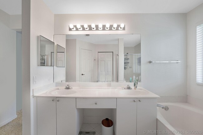 Building Photo - 1457 Banyan Way