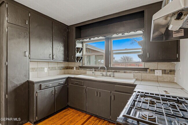 Building Photo - 7921 Lirio Rd