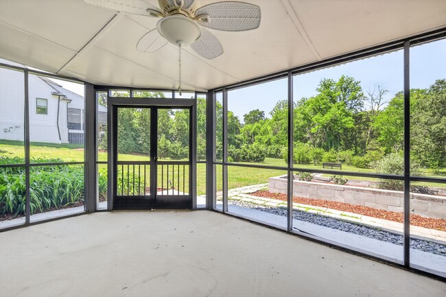 Building Photo - Multi-Generation West Meade Home