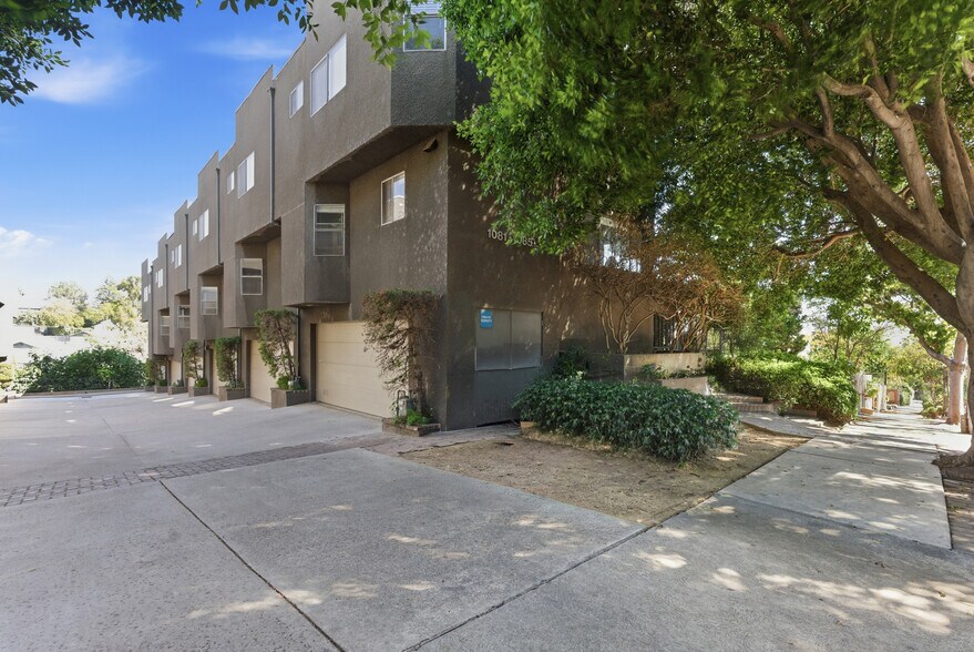 Building Photo - 1083 1/2 W Kensington Rd