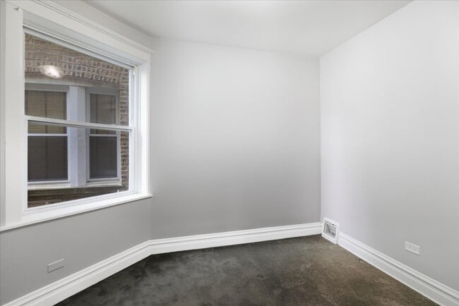 Building Photo - 2708 N Richmond St