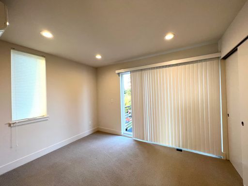 Building Photo - Stunning 2-Bedroom, 2.5-Bathroom Townhouse Located in Vibrant West Seattle.