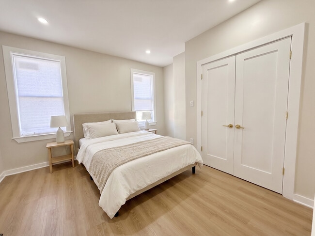 Building Photo - 1945 N Stanley St