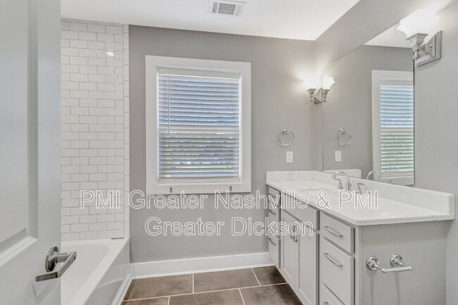 Building Photo - 2543 Summit Ct