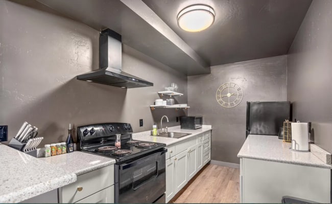 Building Photo - 219 E Coeur D'Alene Lake Dr