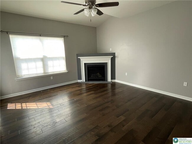 Building Photo - 1350 Caspian St