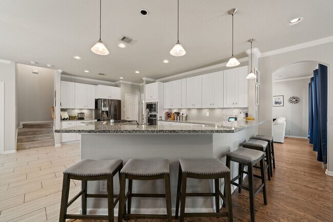 Building Photo - Stunning Home with Pool Now Available in t...