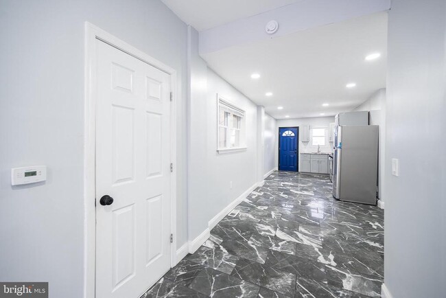 Building Photo - 2265 E Clearfield St