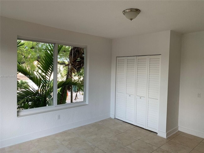 Building Photo - 712 SW 56th Ave
