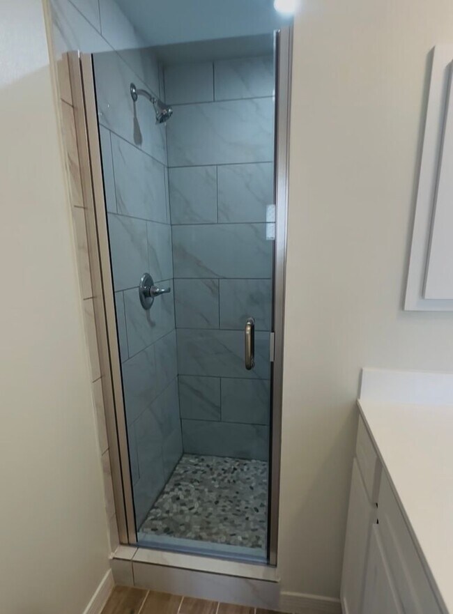 Building Photo - HALF OFF RENT FOR MAY!!