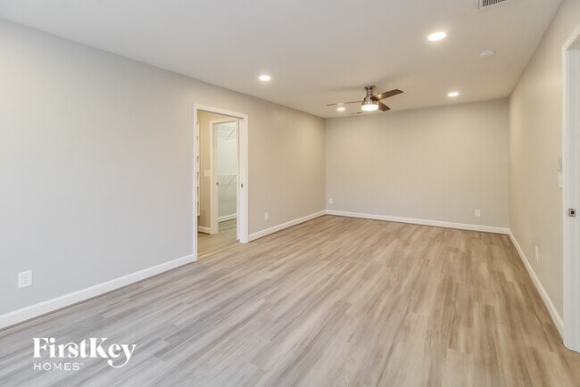 Building Photo - 7853 Beech Forest Rd