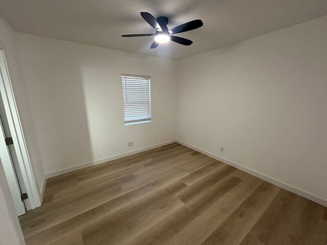 Building Photo - 2228-2232 1/2 Mira Vista Ave