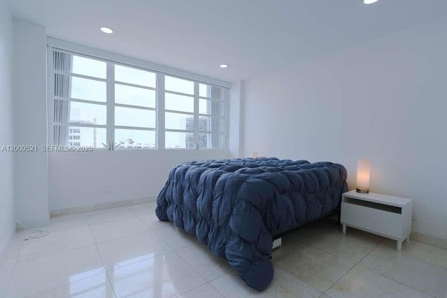 Building Photo - 1408 Brickell Bay Dr