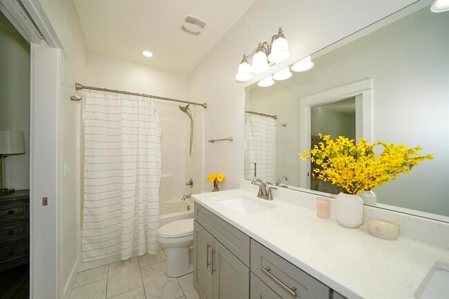 Building Photo - 168 Engelbrecht Rd