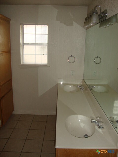 Building Photo - 4606 John David Dr