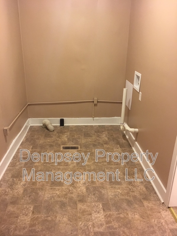 Building Photo - 3008 7th St