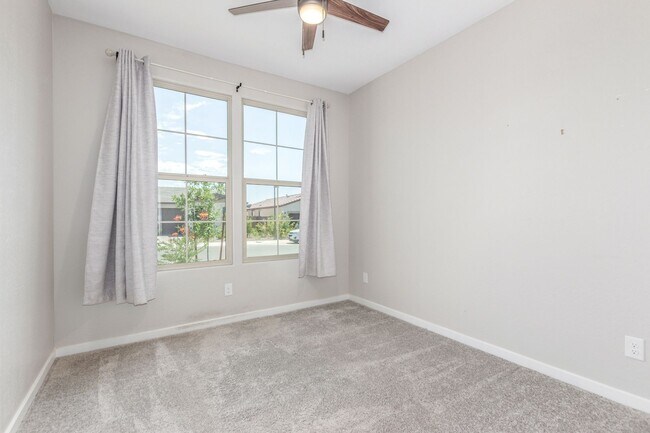 Building Photo - 18434 E Camila Dr