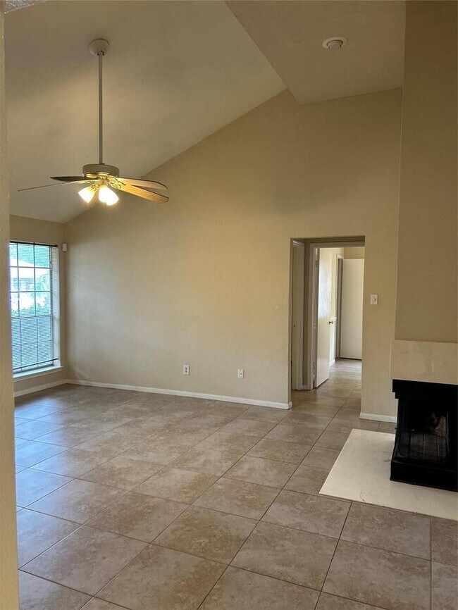 Building Photo - 3-bedroom, 2-bath home in Humble