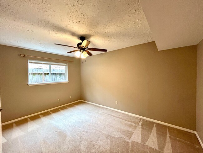 Building Photo - 2551 Coopers Post Ln