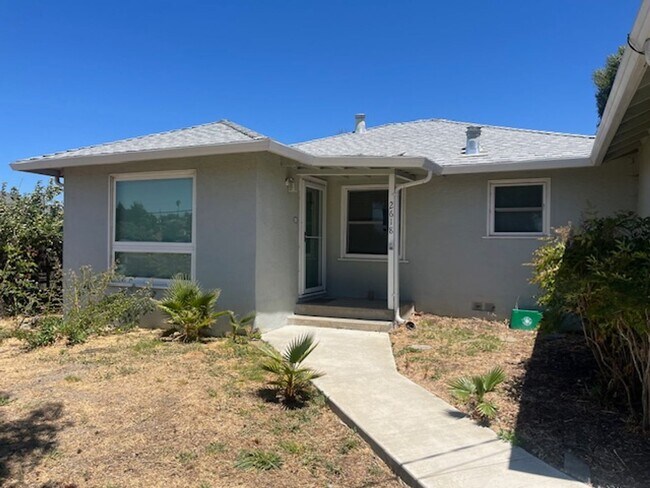Building Photo - 3 Bedroom San Pablo Home in Tara Hills