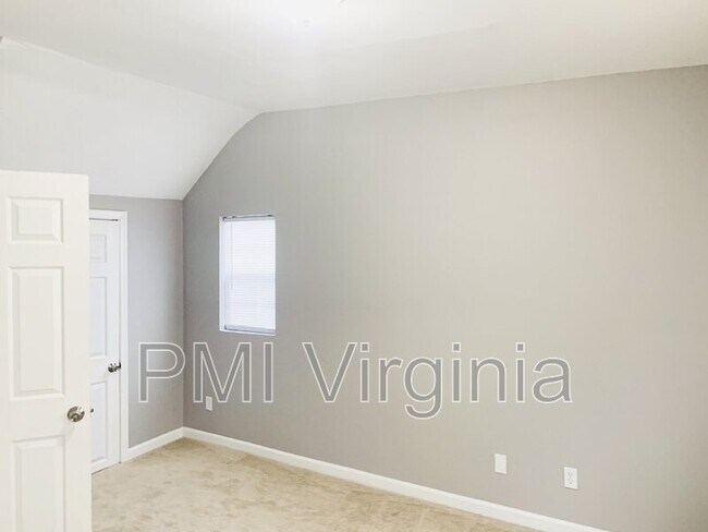 Building Photo - 3105 Brighton St