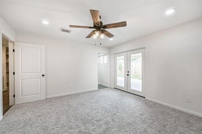 Building Photo - 210 Gentilly Dr