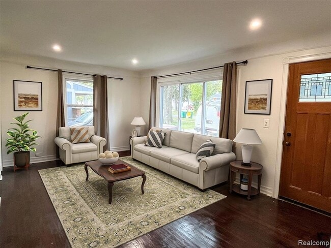 Building Photo - 23096 Hawthorne St