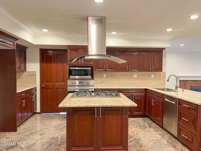 Building Photo - 5630 Hurford Ct