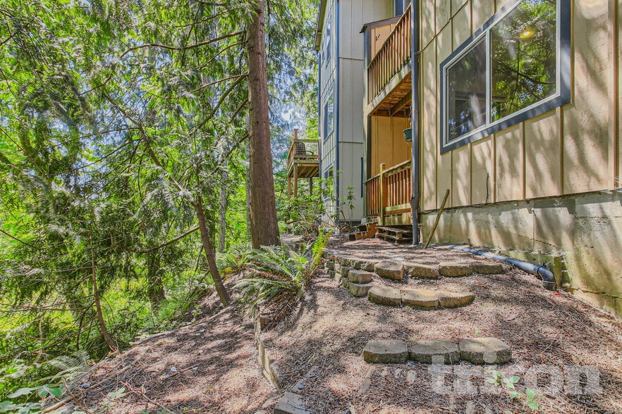 Building Photo - 7535 SW Onnaf Ct