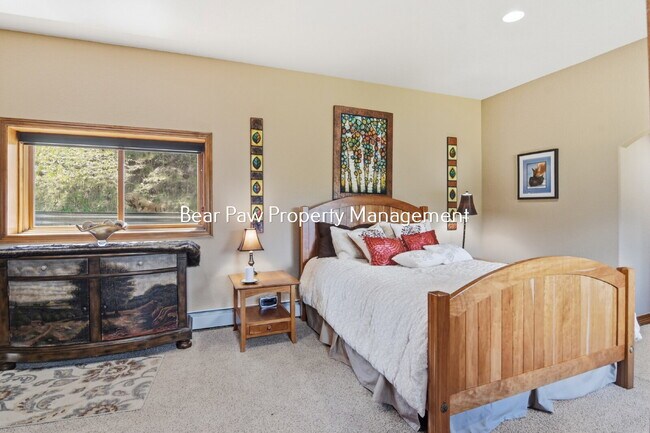 Building Photo - "Spacious 6-Bedroom Retreat with 7 Luxurious Bathrooms off Upper Bear Creek!"