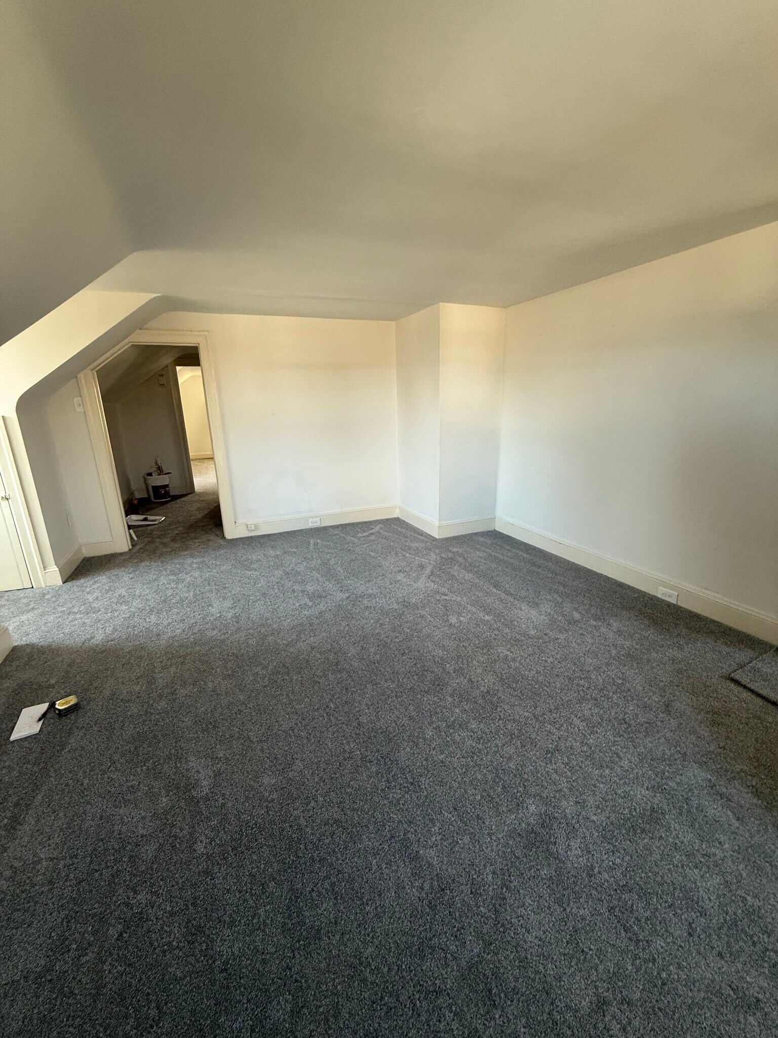 Building Photo - 700 Hedgerow Dr