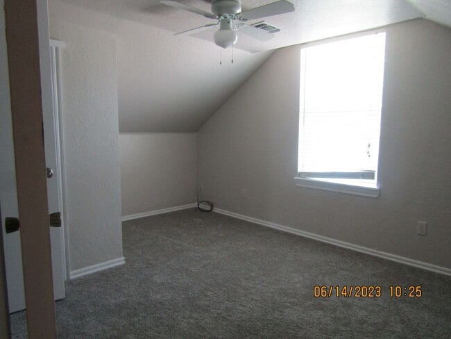 Building Photo - ALL ELECTRIC HOME!!