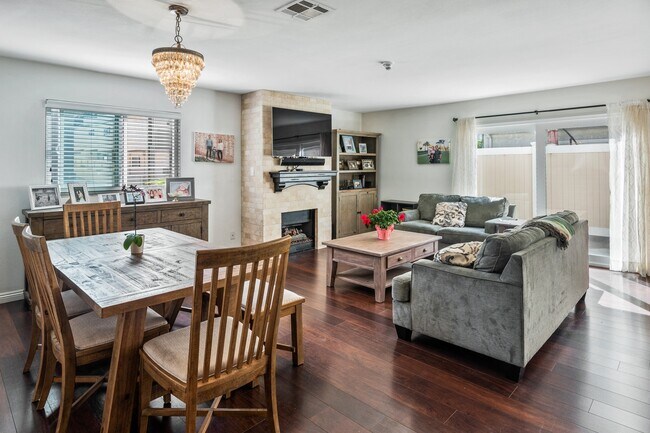 Building Photo - 1911 Mathews Ave