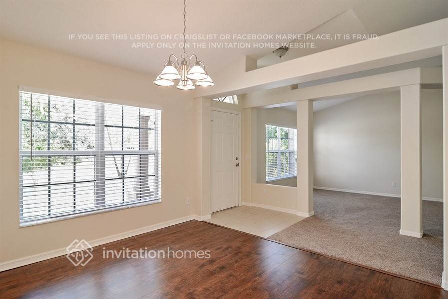 Building Photo - 2090 SW Capeador St