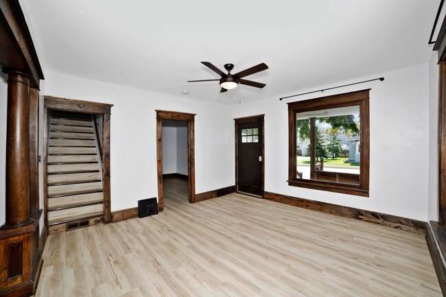 Building Photo - 3 Bedroom Custom Neenah Home