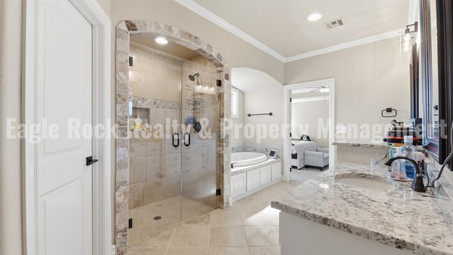 Building Photo - Owasso Executive Home for Rent (6beds/3.5baths)