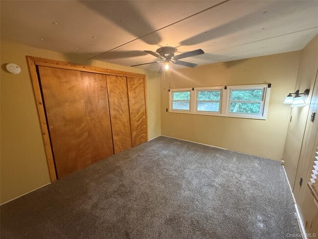 Building Photo - 20 Tanglewood Park Dr