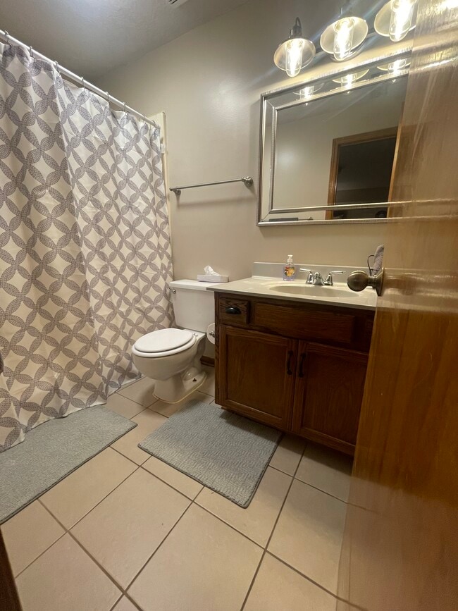 Building Photo - 408 Summerset Dr