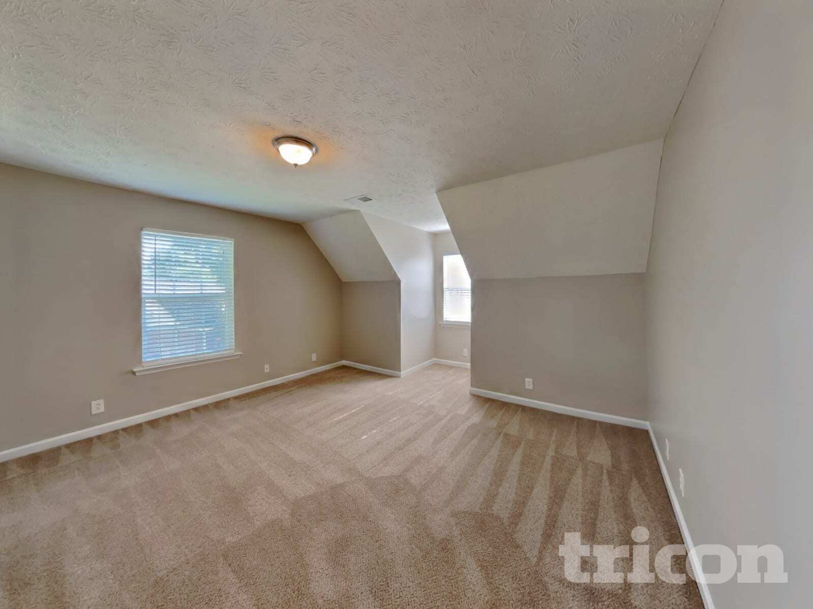 Building Photo - 1526 Amberwood Cir