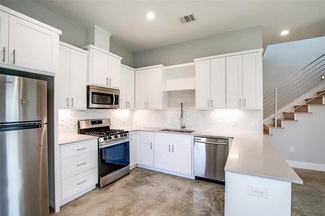 Building Photo - 6303 Santos St