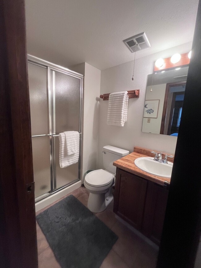 Building Photo - 5200 Villa View Dr