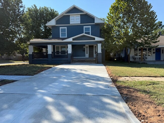 Building Photo - Remodeled Charmer in the Urban Core – Fres...