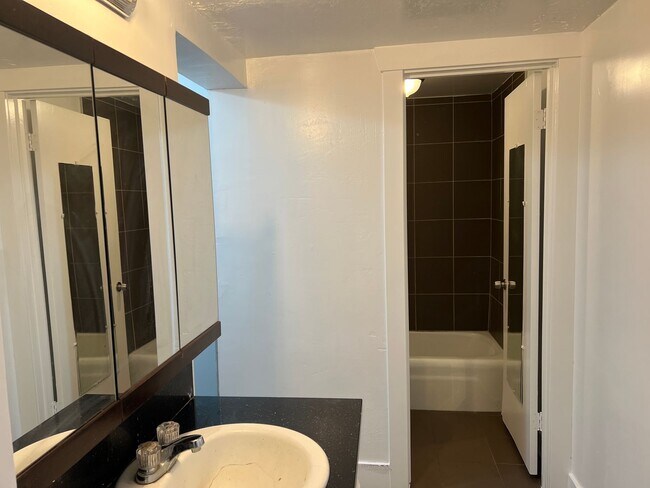 Building Photo - Nice Private Furnished  Girl Room Downtown with View