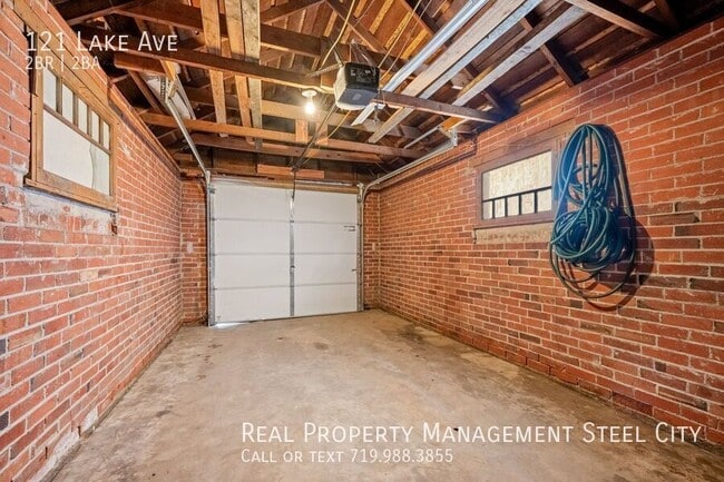 Building Photo - 121 Lake Ave