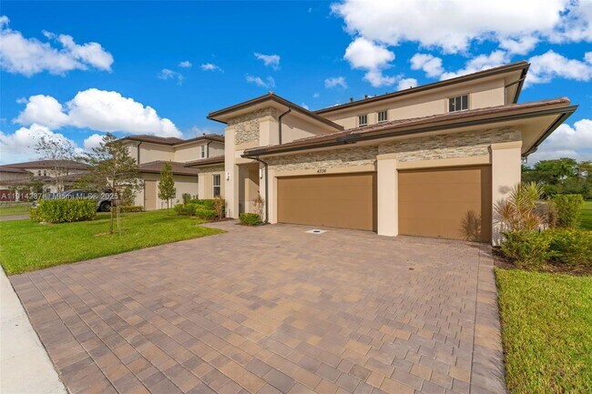 Building Photo - 4336 SW 122nd Terrace