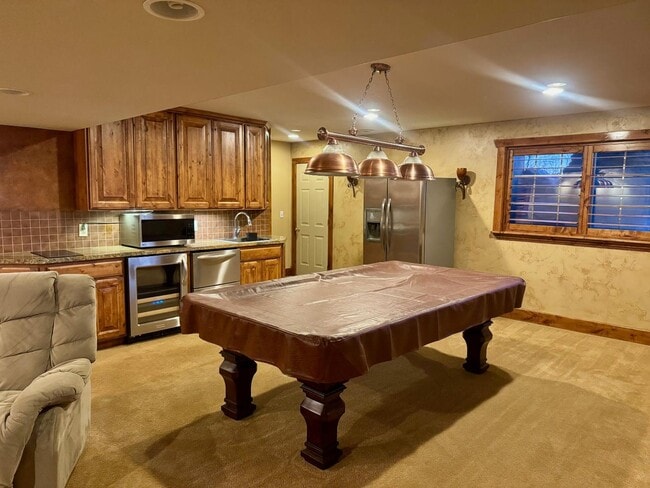 Building Photo - 982 4000 N