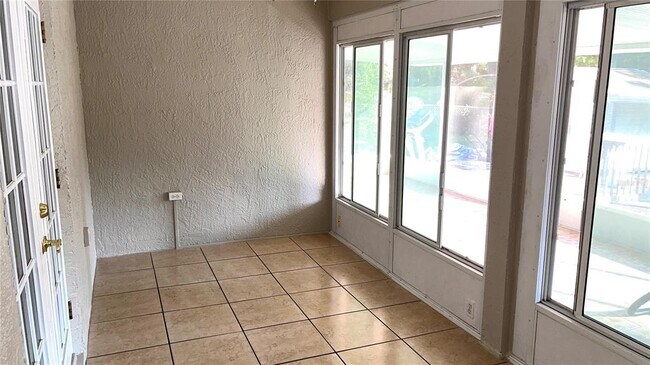 Building Photo - 326 Fox Lake Dr